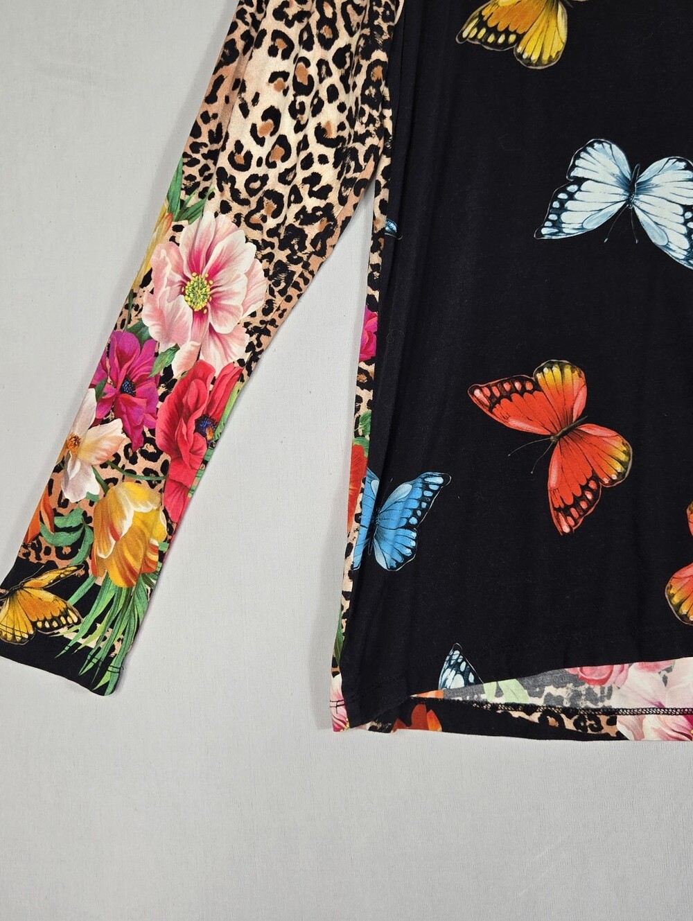 Johnny Was Knit Top Leopard Floral Butterfly Print Long Sleeve Size Medium - Picture 15 of 16